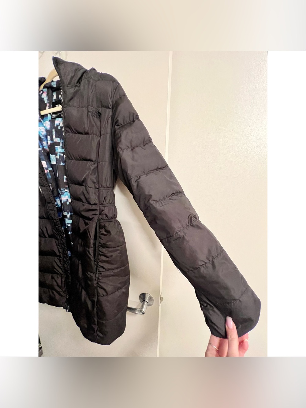 The North Face Women’s Black Hooded Long Puffer Coat - Picture 4 of 14